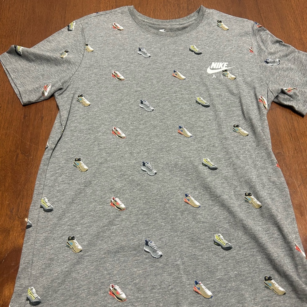 Nike air max “AOP” shirt size medium
